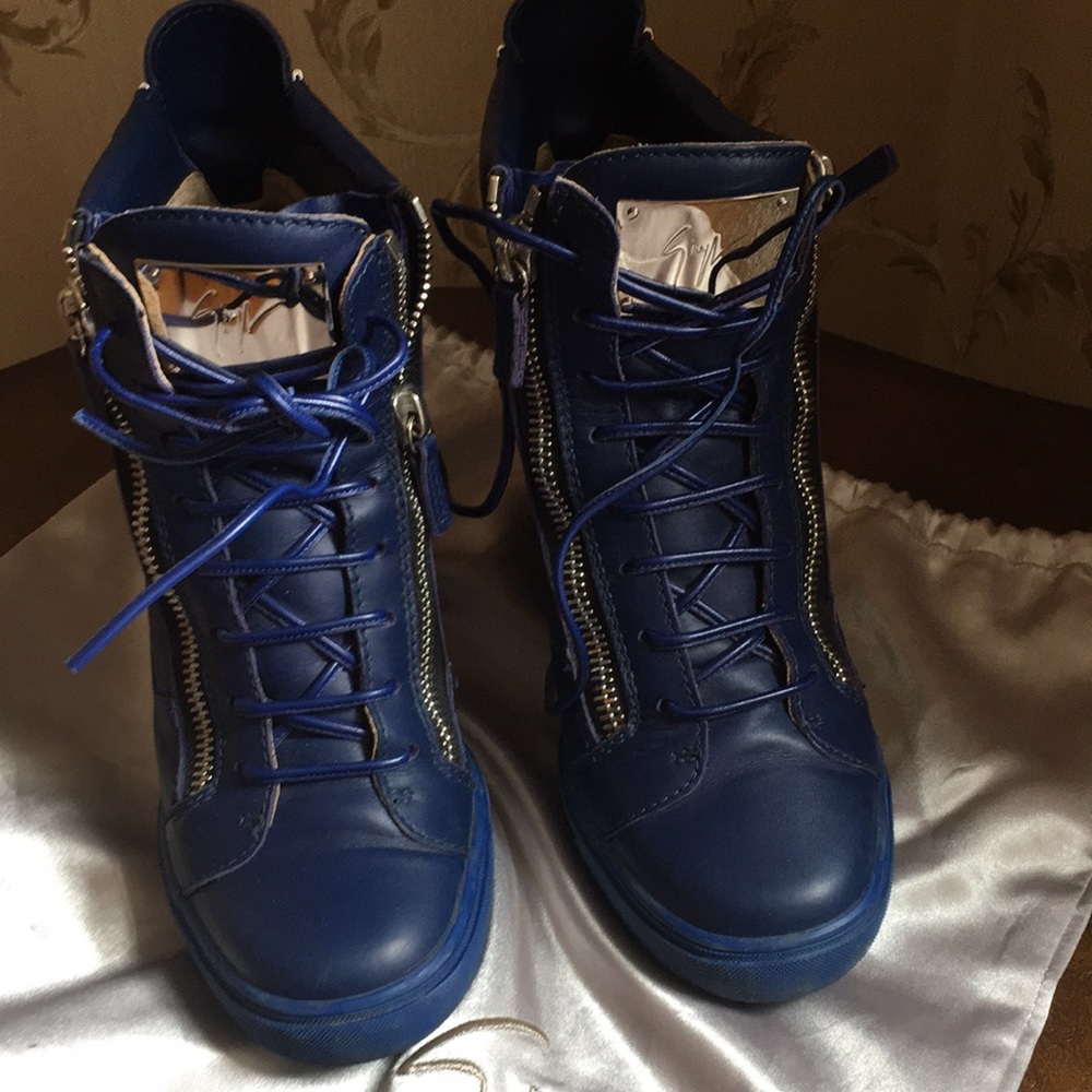 Platform boots